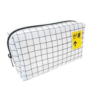 ８番出口　ポーチ